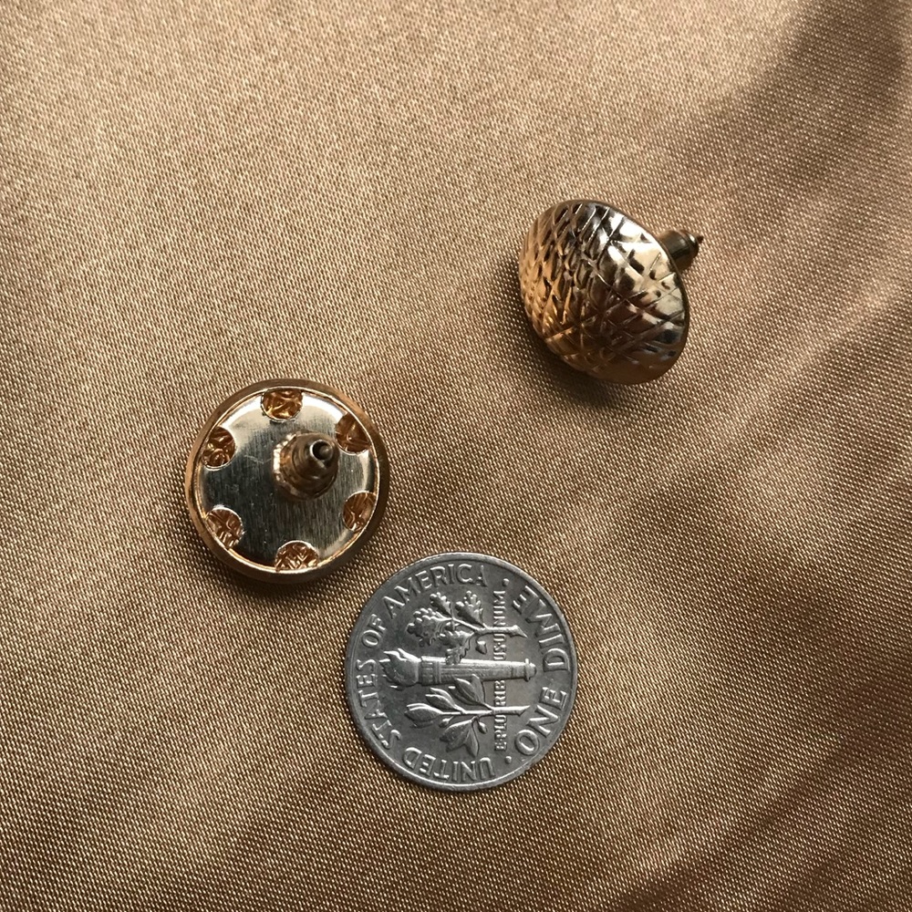 🔴 3/30$ Classy Gold Round Button Earrings - Picture 3 of 5